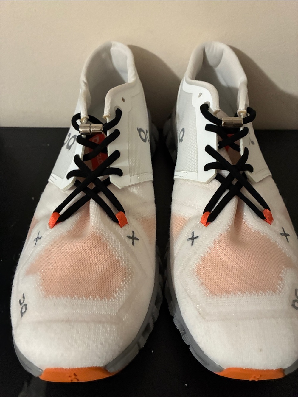 On Cloud X 3 shoes in white with a distinct size 11 - Picture 4 of 7